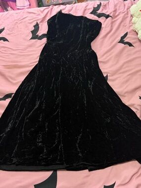 Black Velvet Women's Strapless Dress